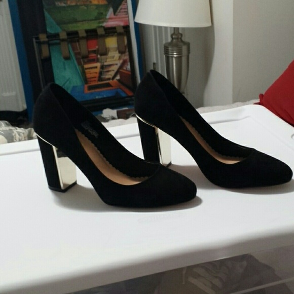 Woman's heels - Picture 2 of 3